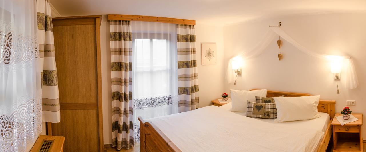 Brotzeitalm Apartment Pfarrwerfen Ngoại thất bức ảnh
